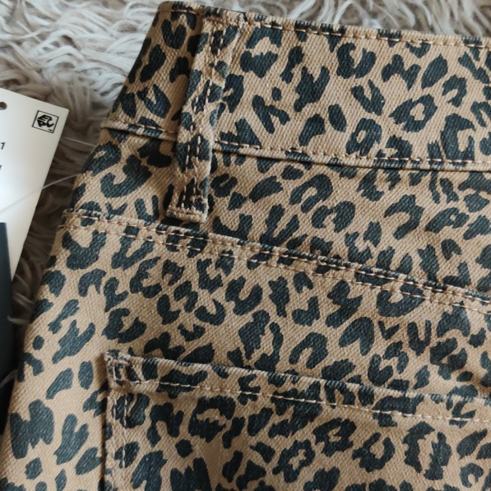 Pants - Picture 8 of 10